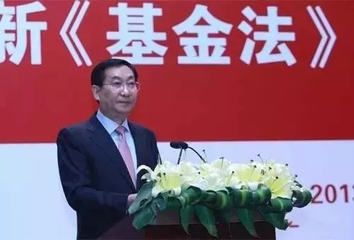 私募們注意！中基協發警告：“堪稱神話”等詞存誤導